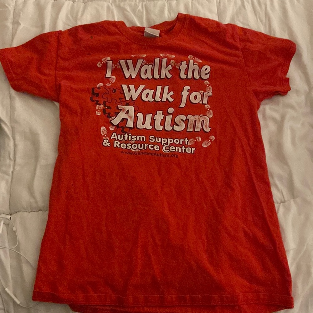 Red shirt, glidan shirt small